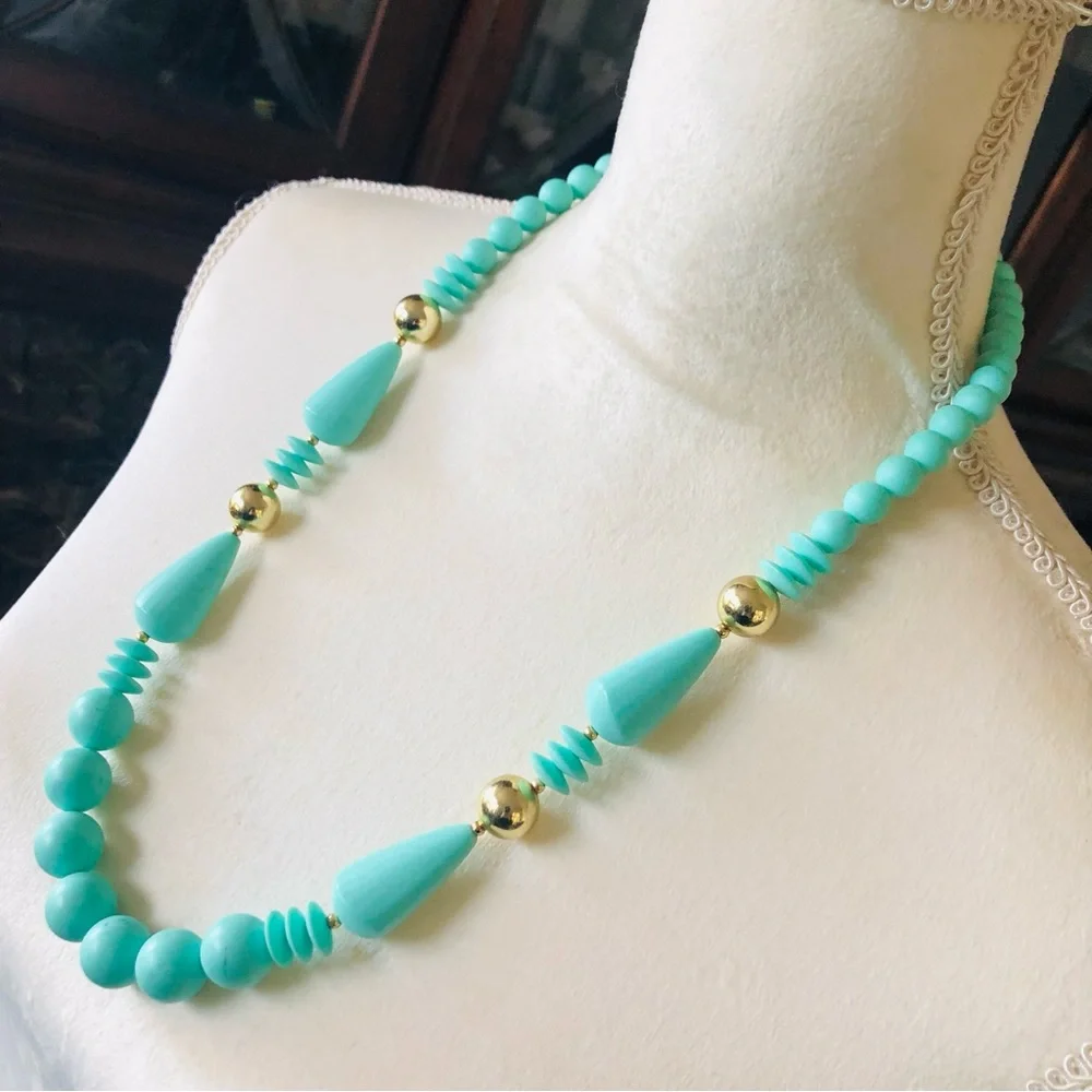 Vintage turquoise tone beaded necklace